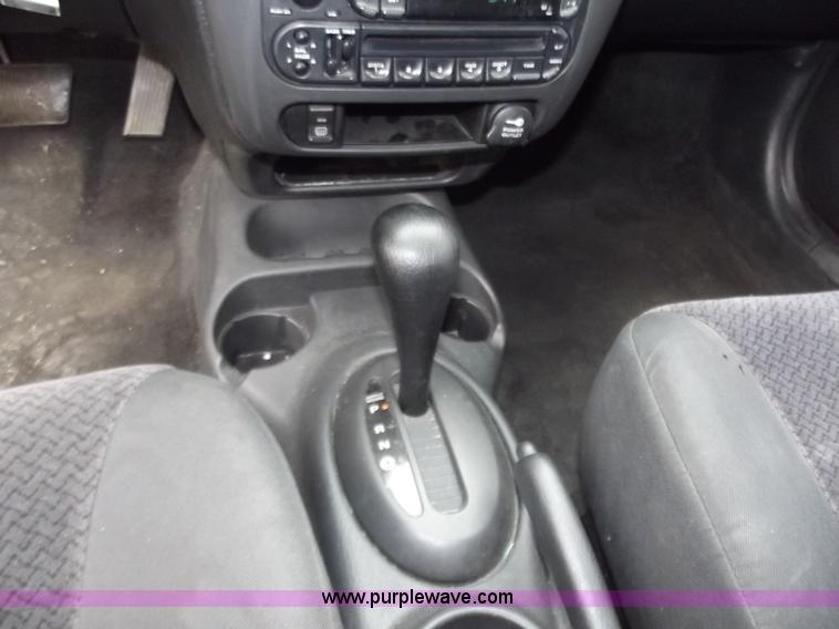 image for item C2087 2002 Dodge Neon SE