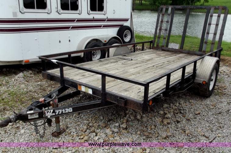 image for item C2090 2003 PJ 7712G 12' utility trailer