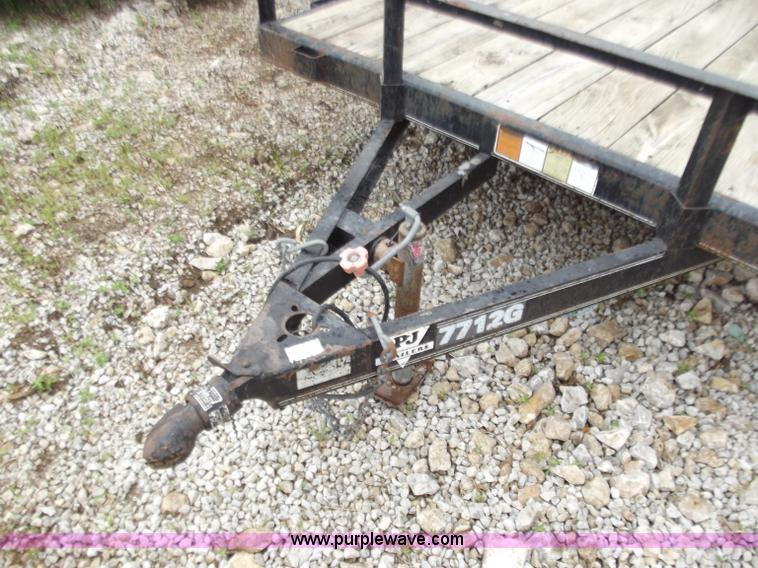 image for item C2090 2003 PJ 7712G 12' utility trailer