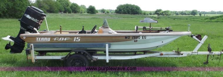 image for item C2115 1977 Terry ABF 15' bass boat
