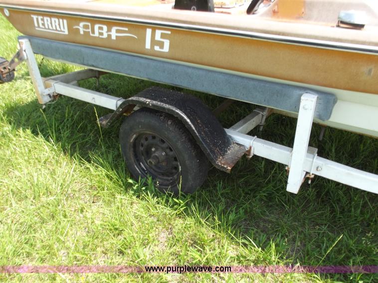 image for item C2115 1977 Terry ABF 15' bass boat