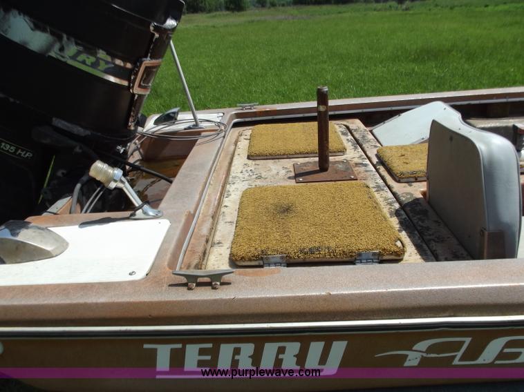 image for item C2115 1977 Terry ABF 15' bass boat