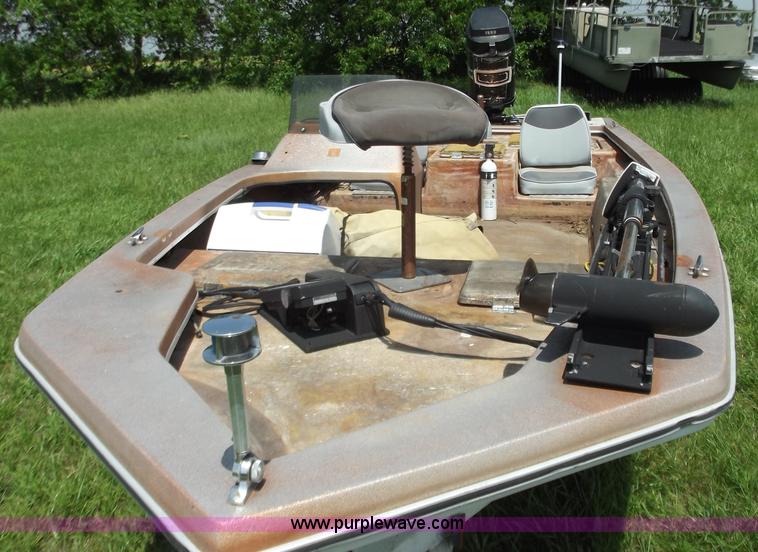 image for item C2115 1977 Terry ABF 15' bass boat