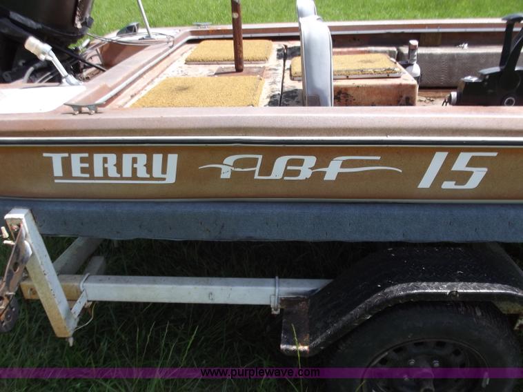 image for item C2115 1977 Terry ABF 15' bass boat