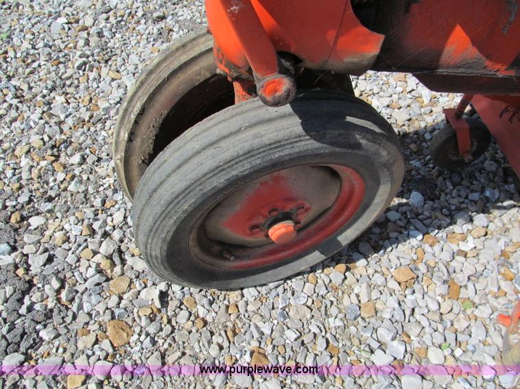 image for item C2128 Allis-Chalmers C tractor