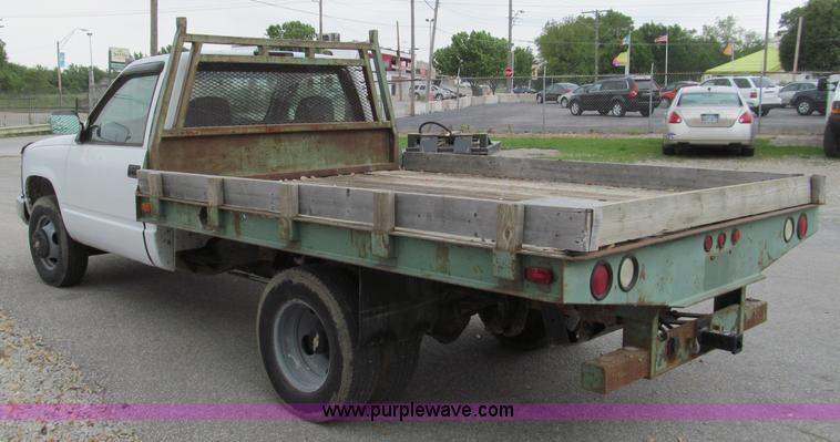image for item D3205 1995 Chevrolet 3500 flatbed truck