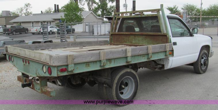 image for item D3205 1995 Chevrolet 3500 flatbed truck