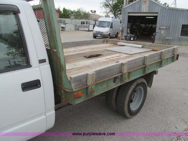 image for item D3205 1995 Chevrolet 3500 flatbed truck