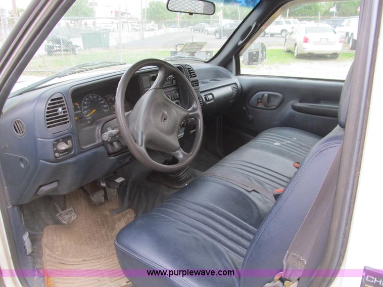 image for item D3205 1995 Chevrolet 3500 flatbed truck