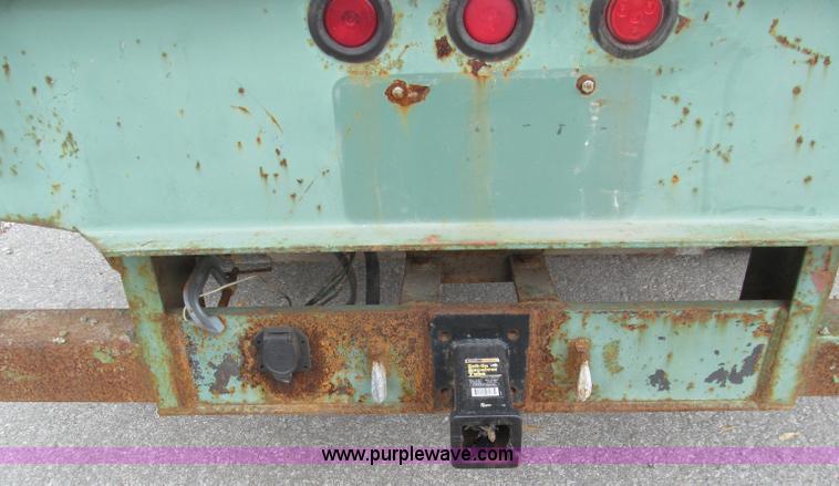 image for item D3205 1995 Chevrolet 3500 flatbed truck