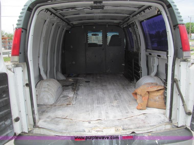 image for item D3216 1999 Chevrolet 2500 van