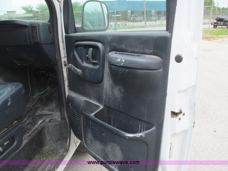 image for item D3216 1999 Chevrolet 2500 van