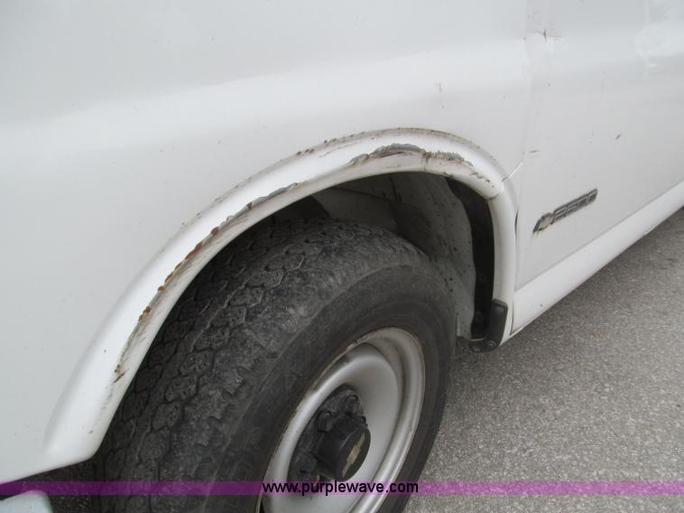 image for item D3216 1999 Chevrolet 2500 van