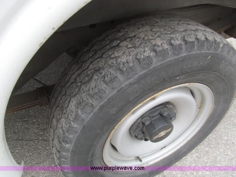 image for item D3216 1999 Chevrolet 2500 van