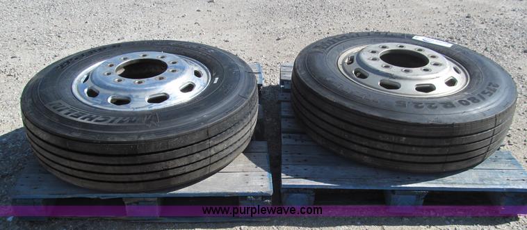 image for item D3258 (2) 275/80R22.5 steer tires