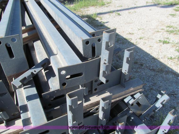 8' racking cross members in Lebanon, MO | Item D3272 sold | Purple Wave