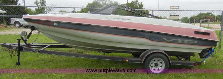 image for item D4059 1989 Vision VIP 1700 boat with trailer
