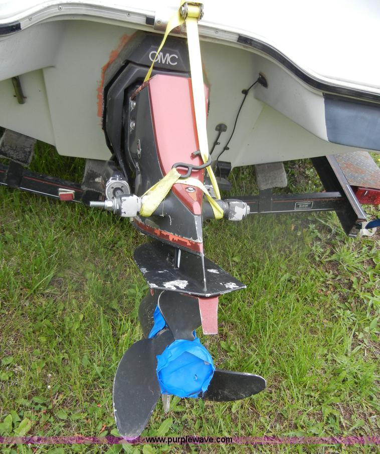 image for item D4059 1989 Vision VIP 1700 boat with trailer