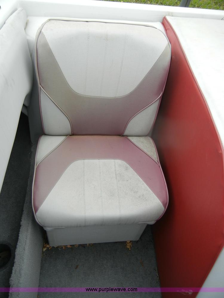 image for item D4059 1989 Vision VIP 1700 boat with trailer