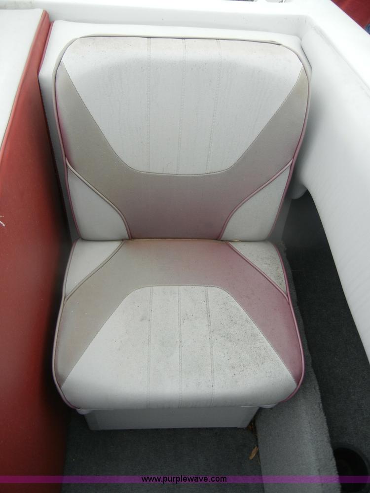 image for item D4059 1989 Vision VIP 1700 boat with trailer