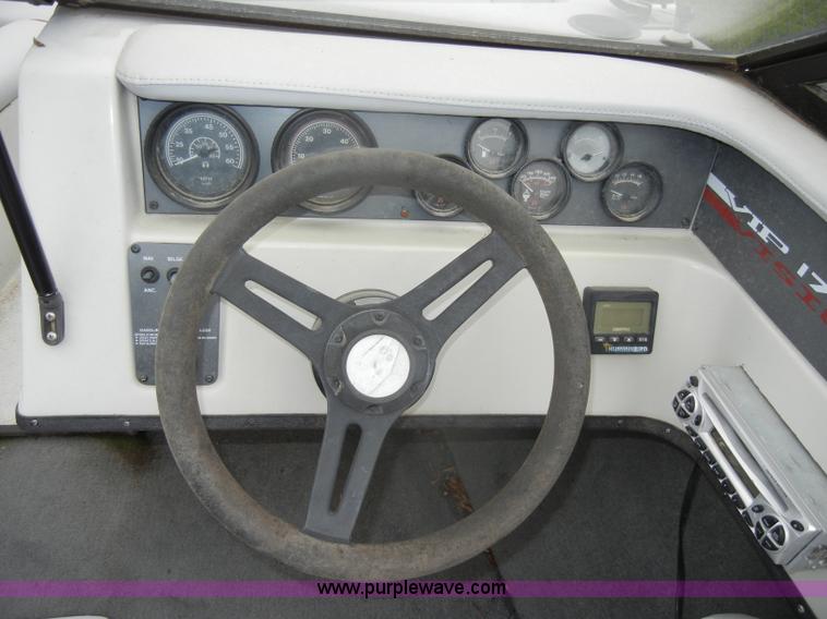 image for item D4059 1989 Vision VIP 1700 boat with trailer