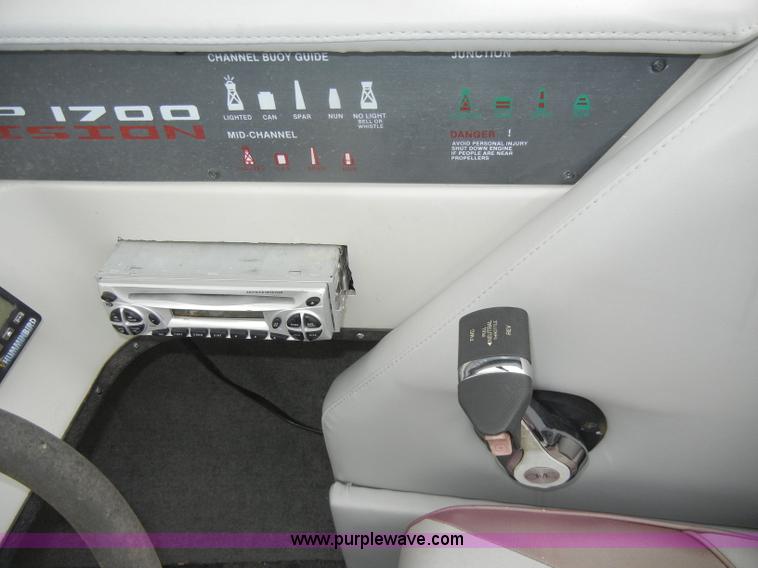 image for item D4059 1989 Vision VIP 1700 boat with trailer