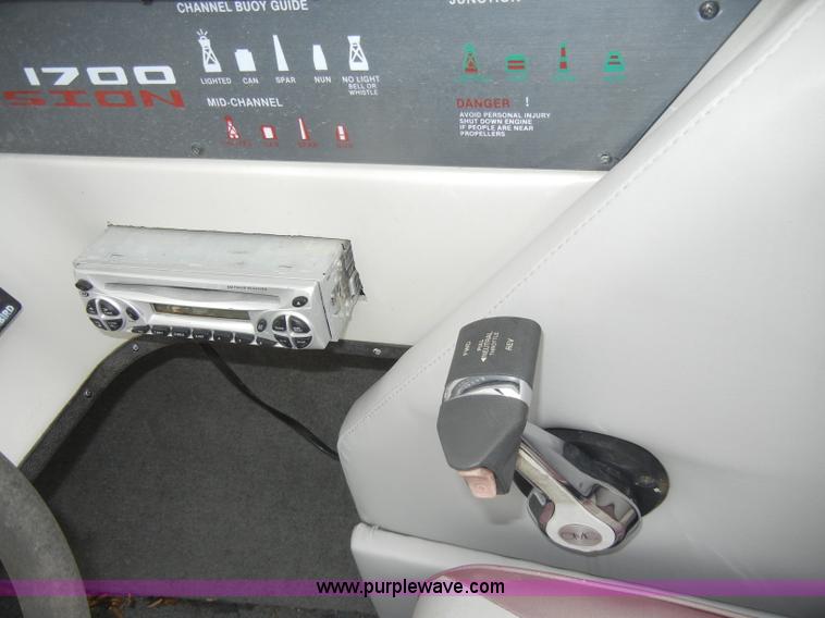 image for item D4059 1989 Vision VIP 1700 boat with trailer