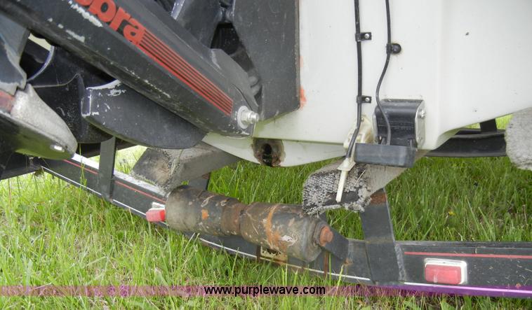 image for item D4059 1989 Vision VIP 1700 boat with trailer