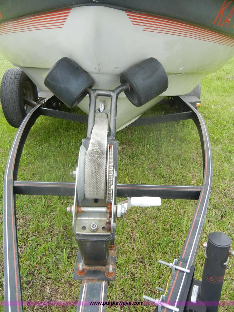 image for item D4059 1989 Vision VIP 1700 boat with trailer