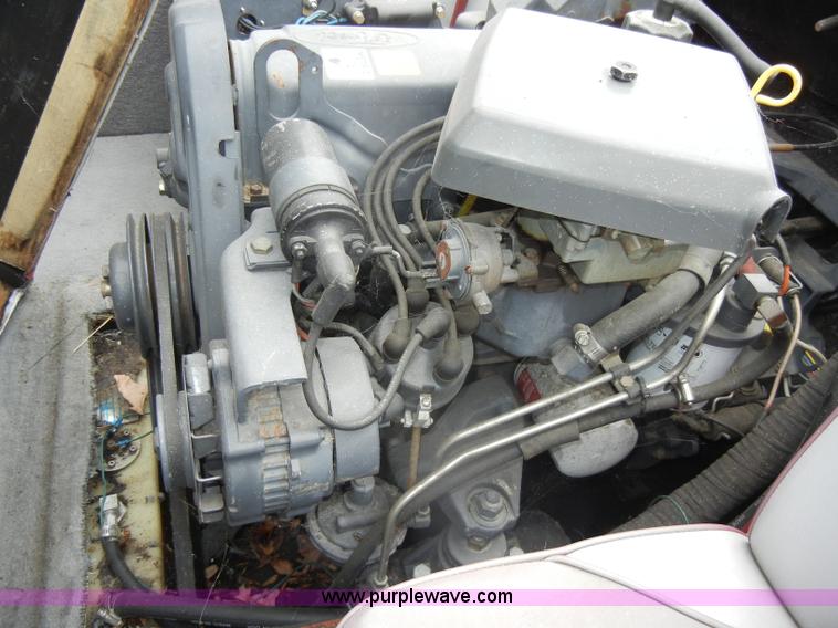 image for item D4059 1989 Vision VIP 1700 boat with trailer