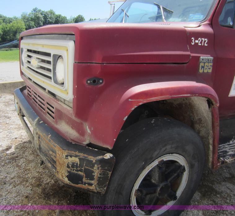 image for item D5517 1975 Chevrolet C65 dump truck