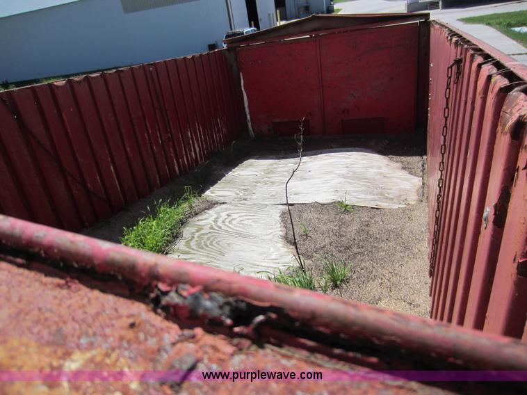 image for item D5517 1975 Chevrolet C65 dump truck