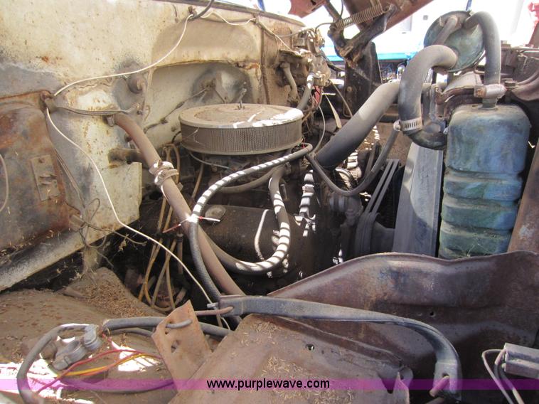 image for item D5517 1975 Chevrolet C65 dump truck