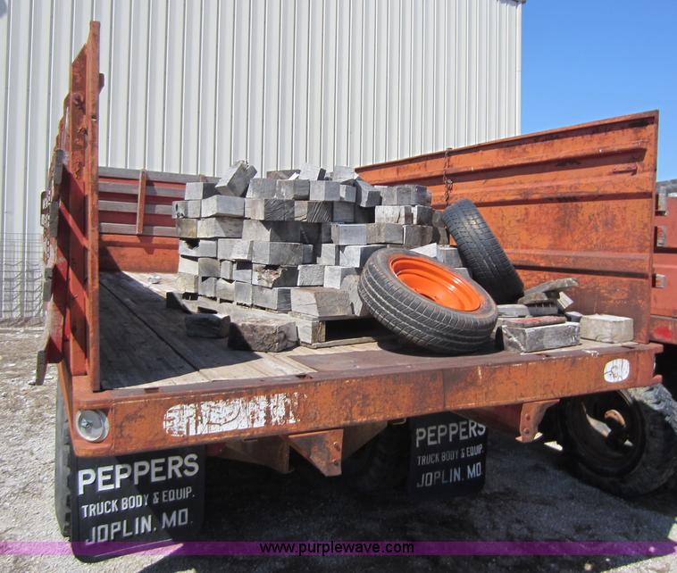 image for item D5518 1965 GMC 4000 dump truck