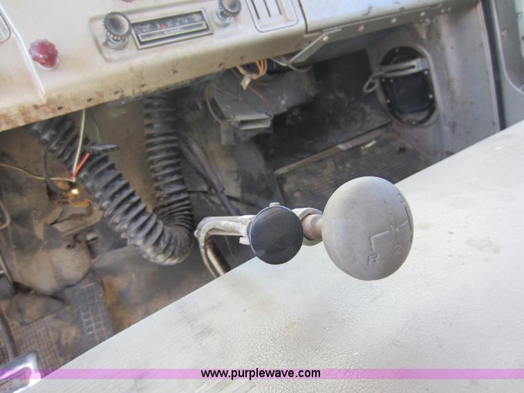 image for item D5518 1965 GMC 4000 dump truck