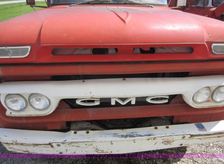 image for item D5520 1963 GMC 3505 dump truck