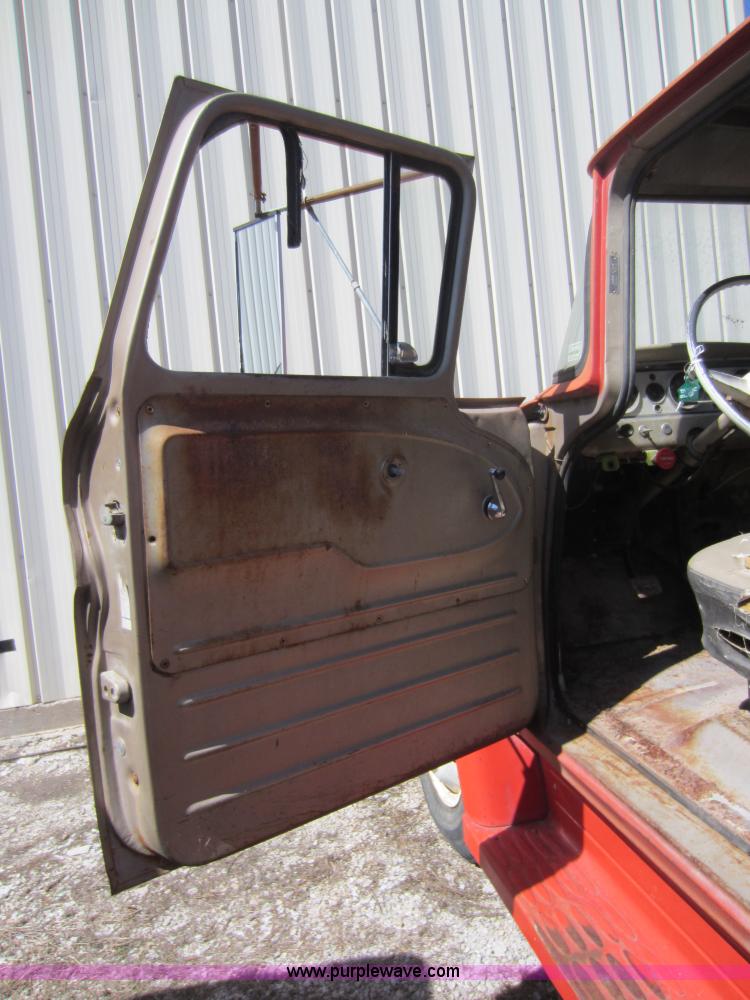 image for item D5520 1963 GMC 3505 dump truck