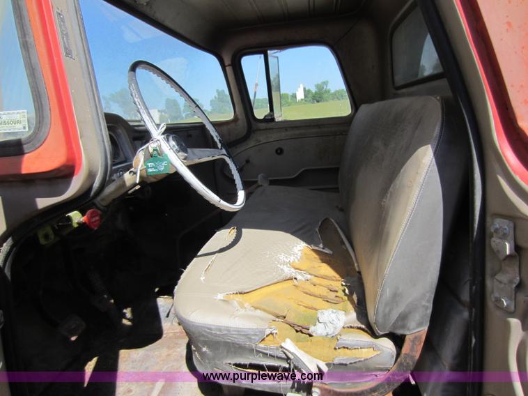 image for item D5520 1963 GMC 3505 dump truck