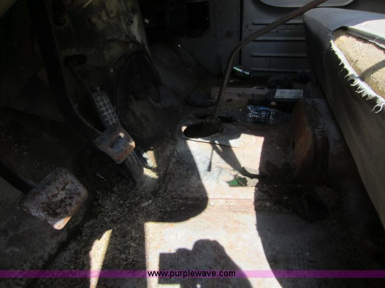 image for item D5520 1963 GMC 3505 dump truck