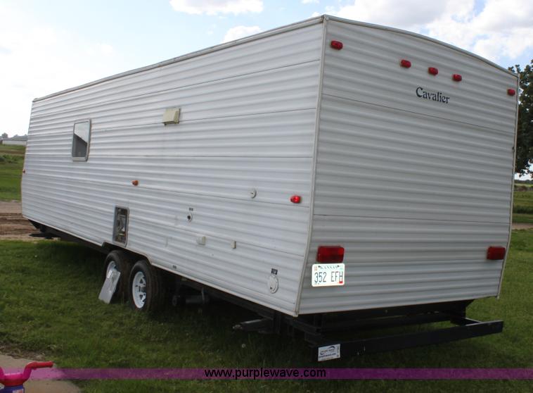 image for item D7997 2005 Gulfstream Cavalier camper