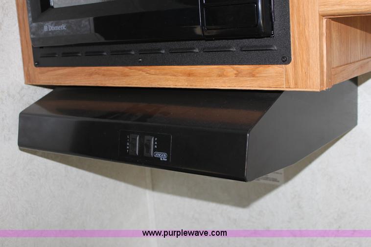 image for item D7997 2005 Gulfstream Cavalier camper