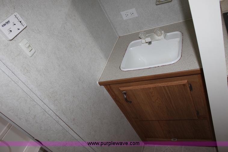 image for item D7997 2005 Gulfstream Cavalier camper