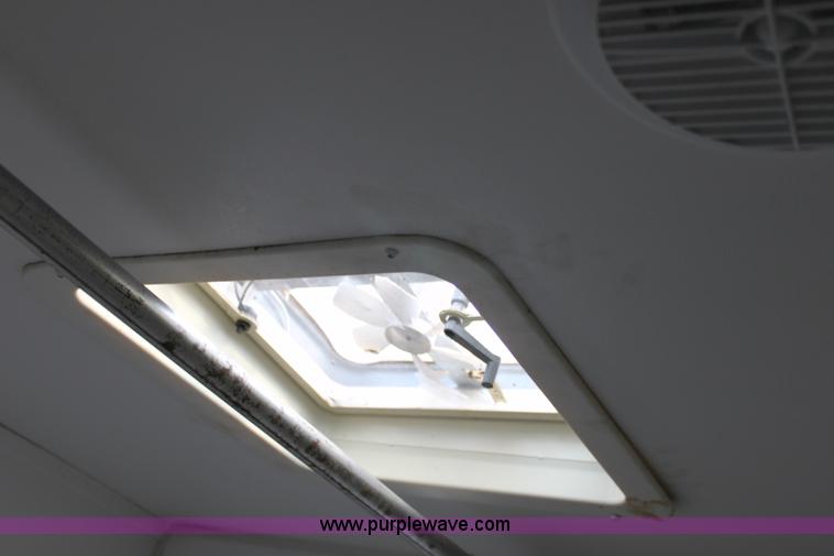 image for item D7997 2005 Gulfstream Cavalier camper