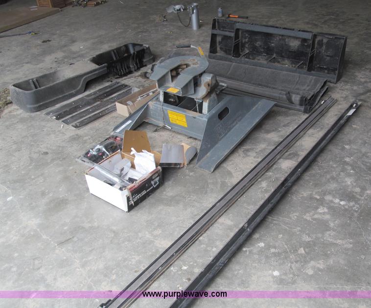 image for item G9484 Assorted automotive parts