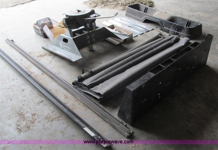 image for item G9484 Assorted automotive parts