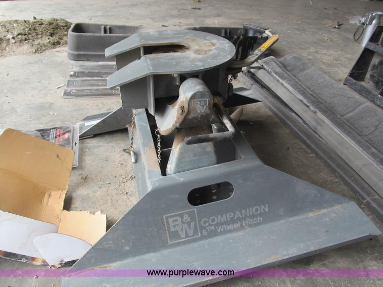 image for item G9484 Assorted automotive parts