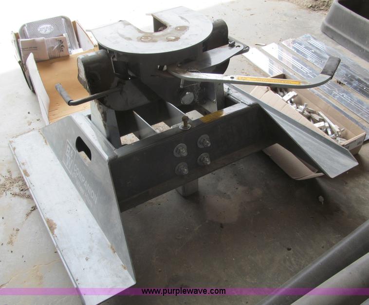 image for item G9484 Assorted automotive parts