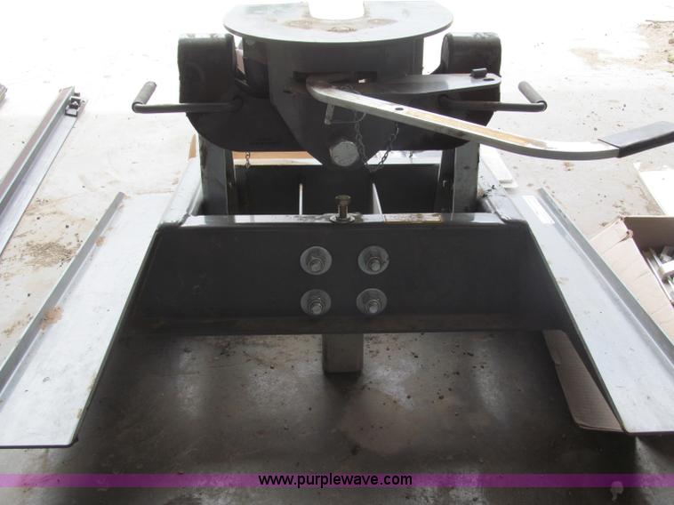 image for item G9484 Assorted automotive parts