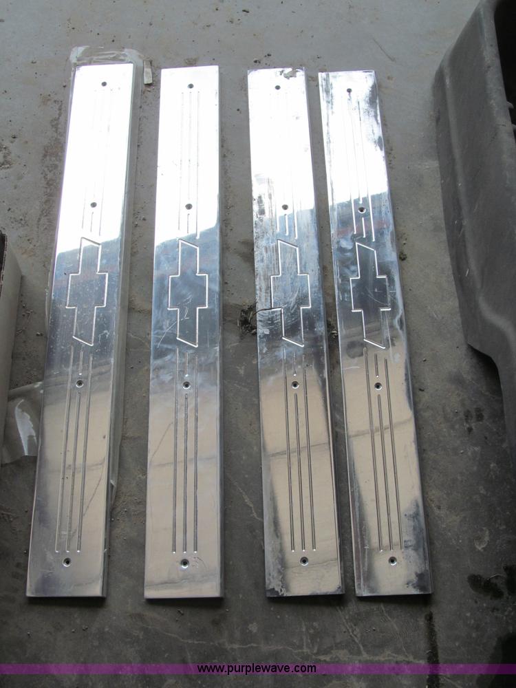 image for item G9484 Assorted automotive parts