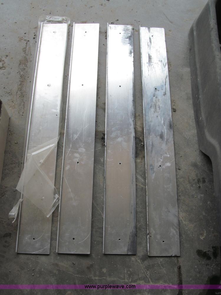 image for item G9484 Assorted automotive parts